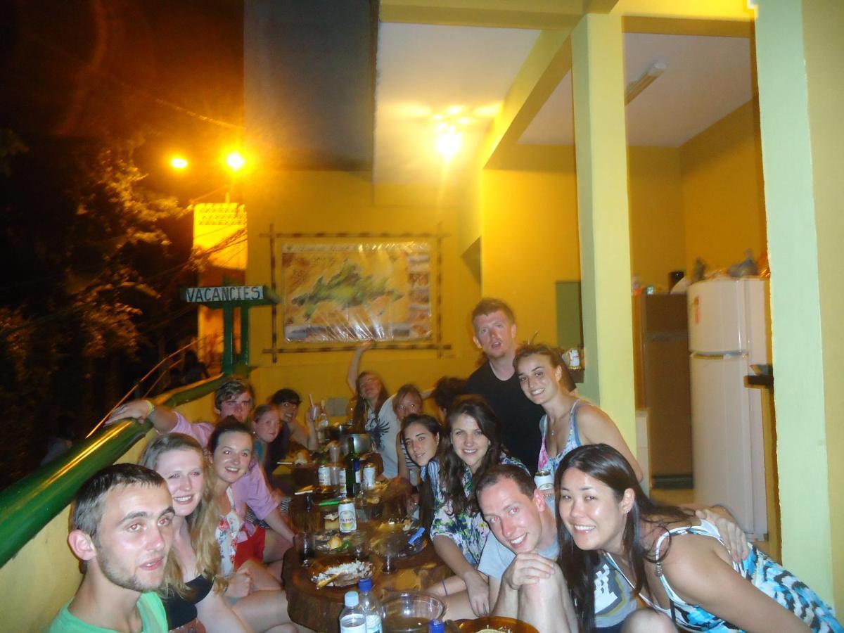 Harmoni Hostel & Pousada Vila do Abraao Luaran gambar